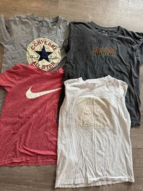 Title:
Boys Small & Medium T-Shirt Bundle Nike Converse Graphic Tees (4 Pieces)